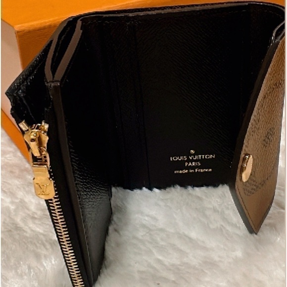 💯% Authentic Louis Vuitton Zoé wallet ✨ - Picture 8 of 15